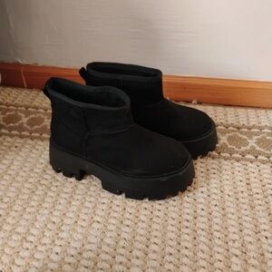 TOP Moda Black Ankle Boots